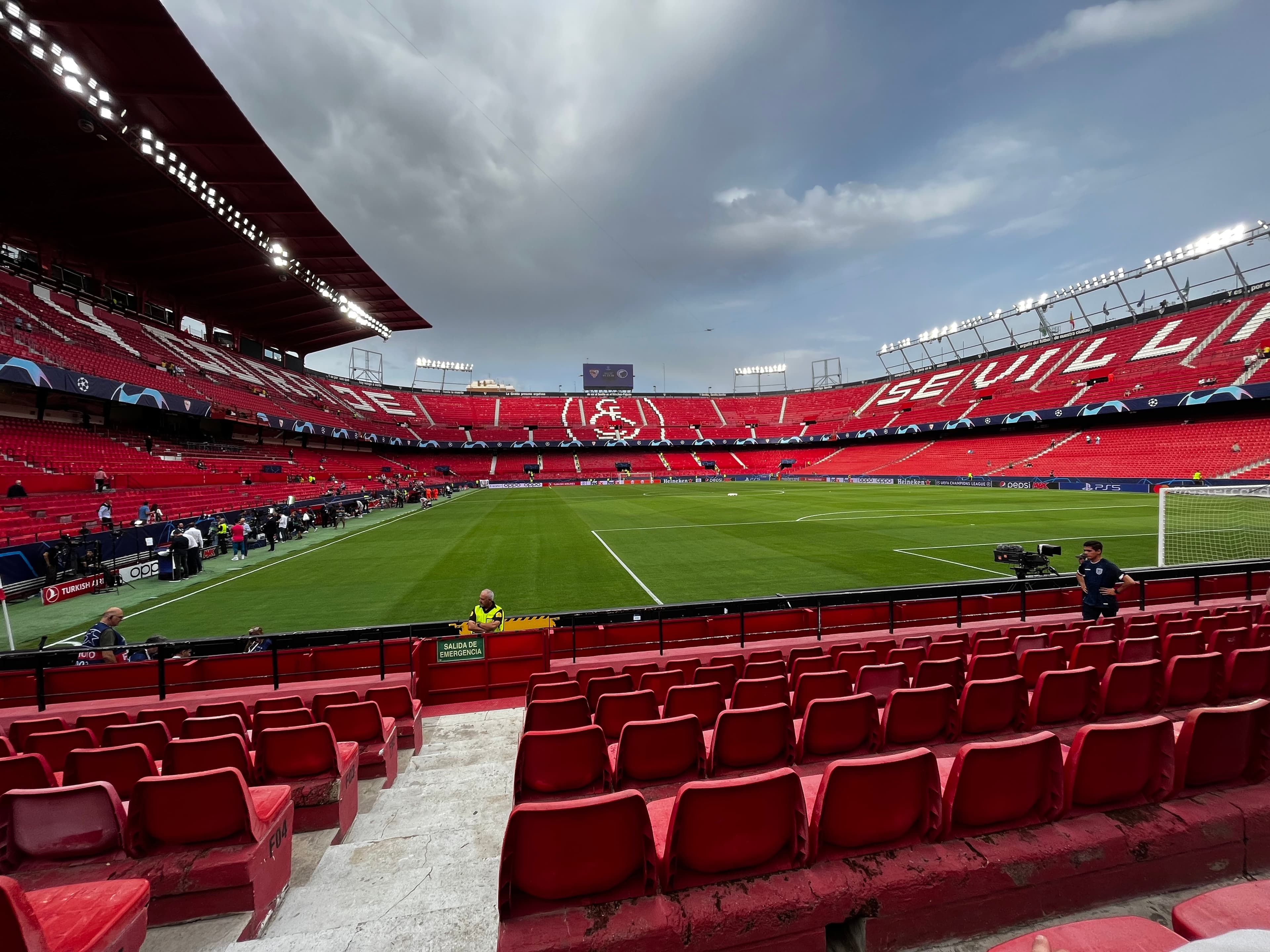 Ramón Sánchez-Pizjuán, Sevilla